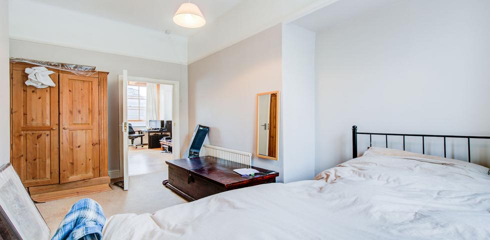 			2 Bedroom, 1 bath, 1 reception Apartment			 West End Lane, WEST HAMPSTEAD